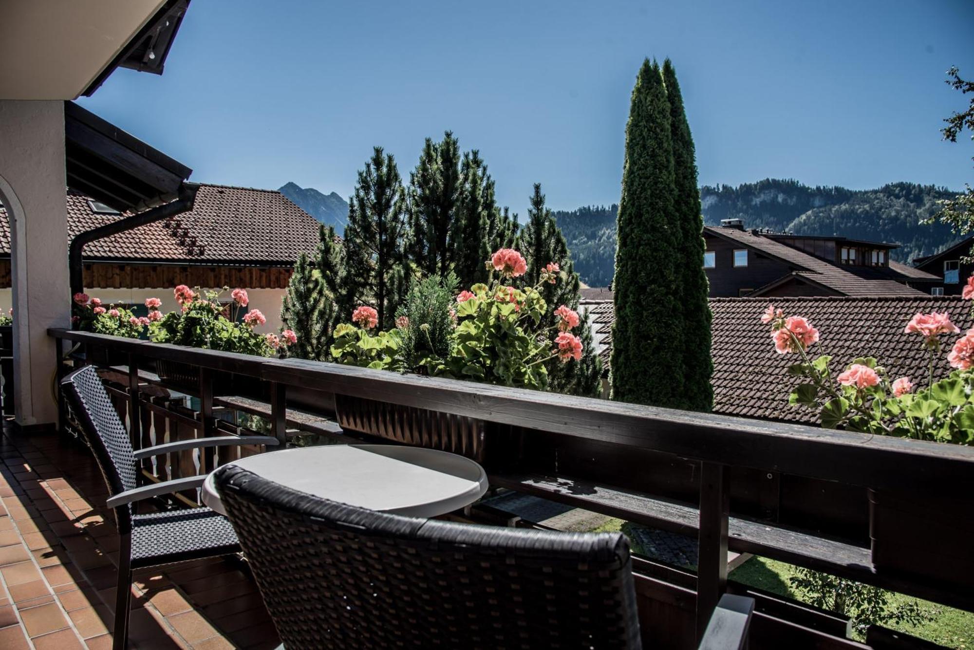 Haus Susanne - Top-Ferienwohnungen - Sommer-Bergbahn Inklusive Obermaiselstein Luaran gambar